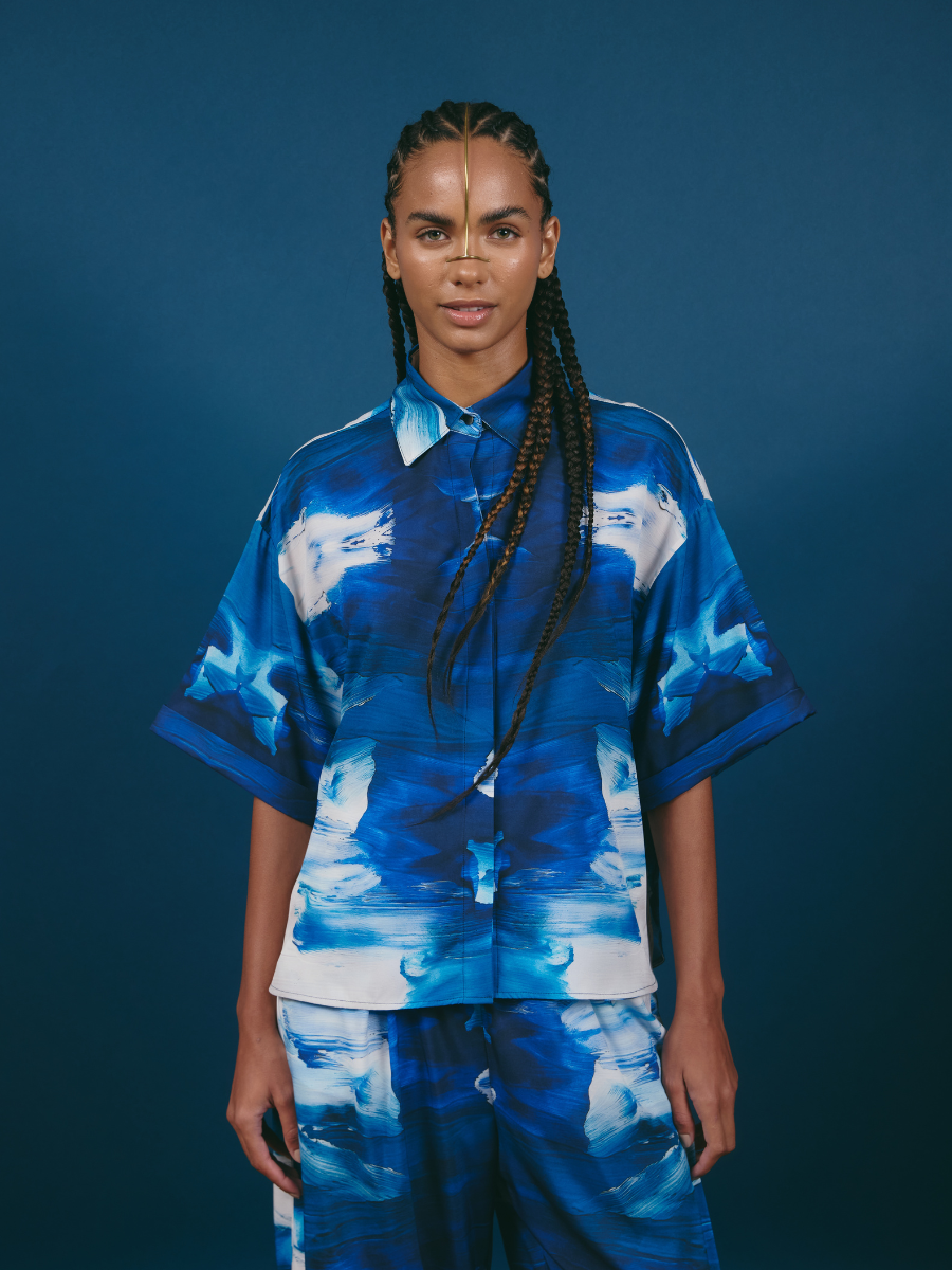 Blusa Cuadrada Manga Corta - Brochazo Azul con Blanco