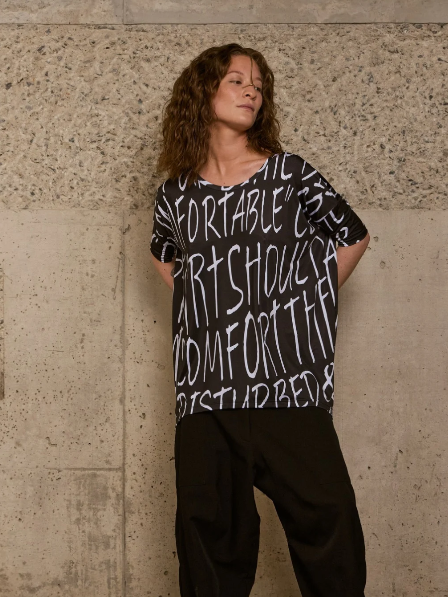 Camiseta Oversized - Mensaje Oculto