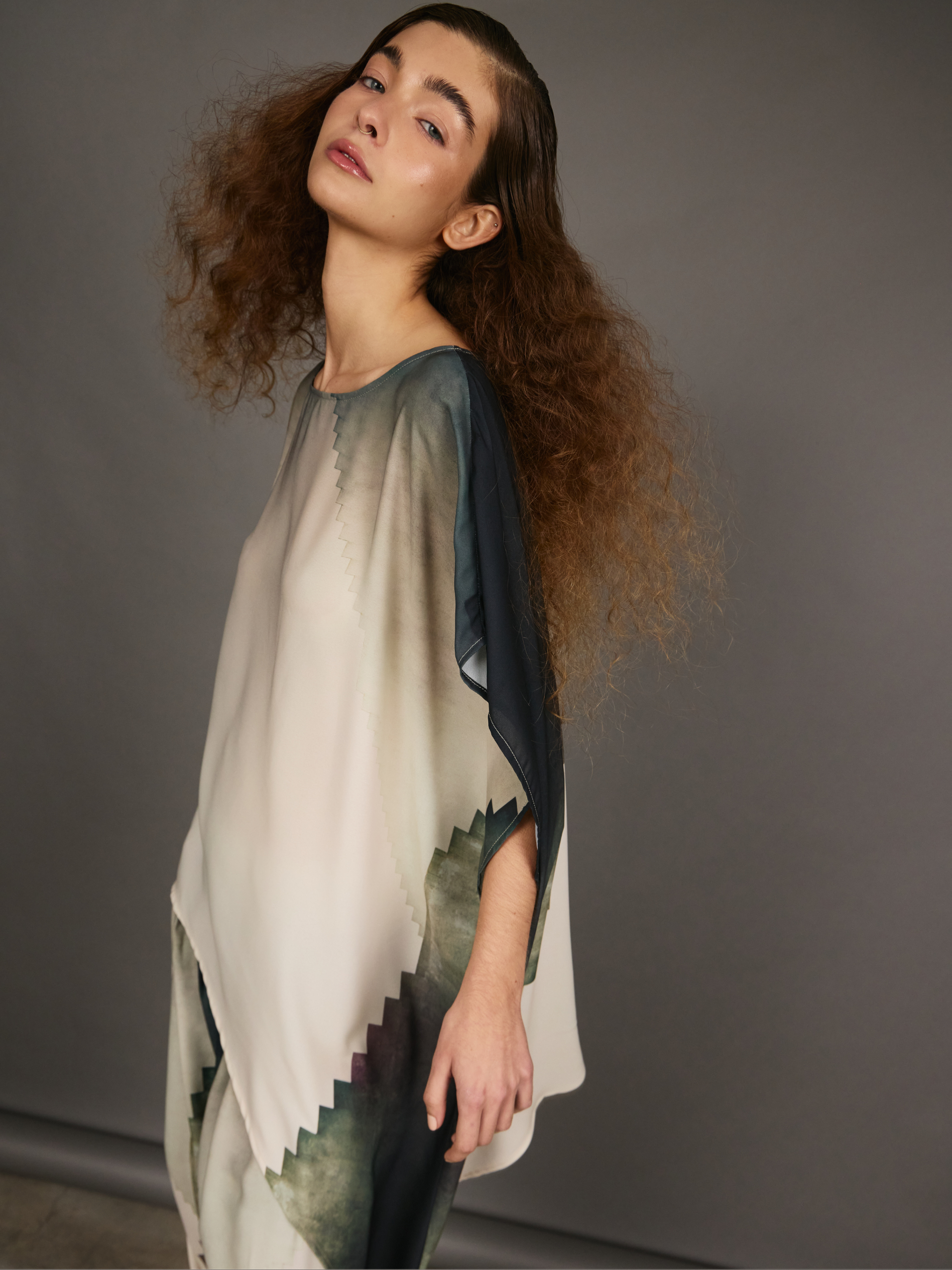 Top Asimétrico - Escaleras Infinitas