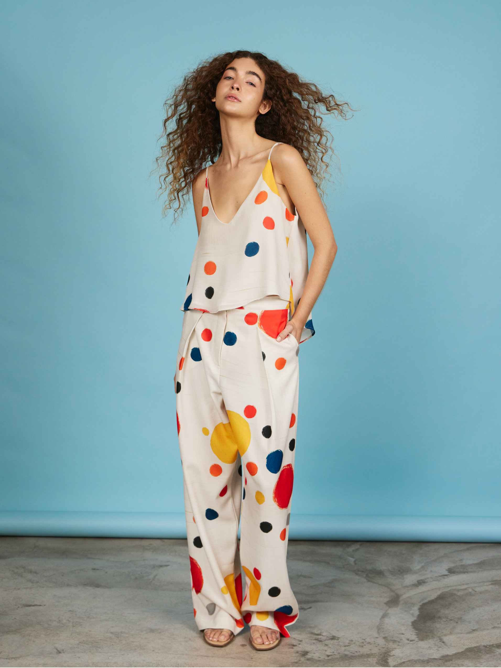 Top V - Multicolor Dots